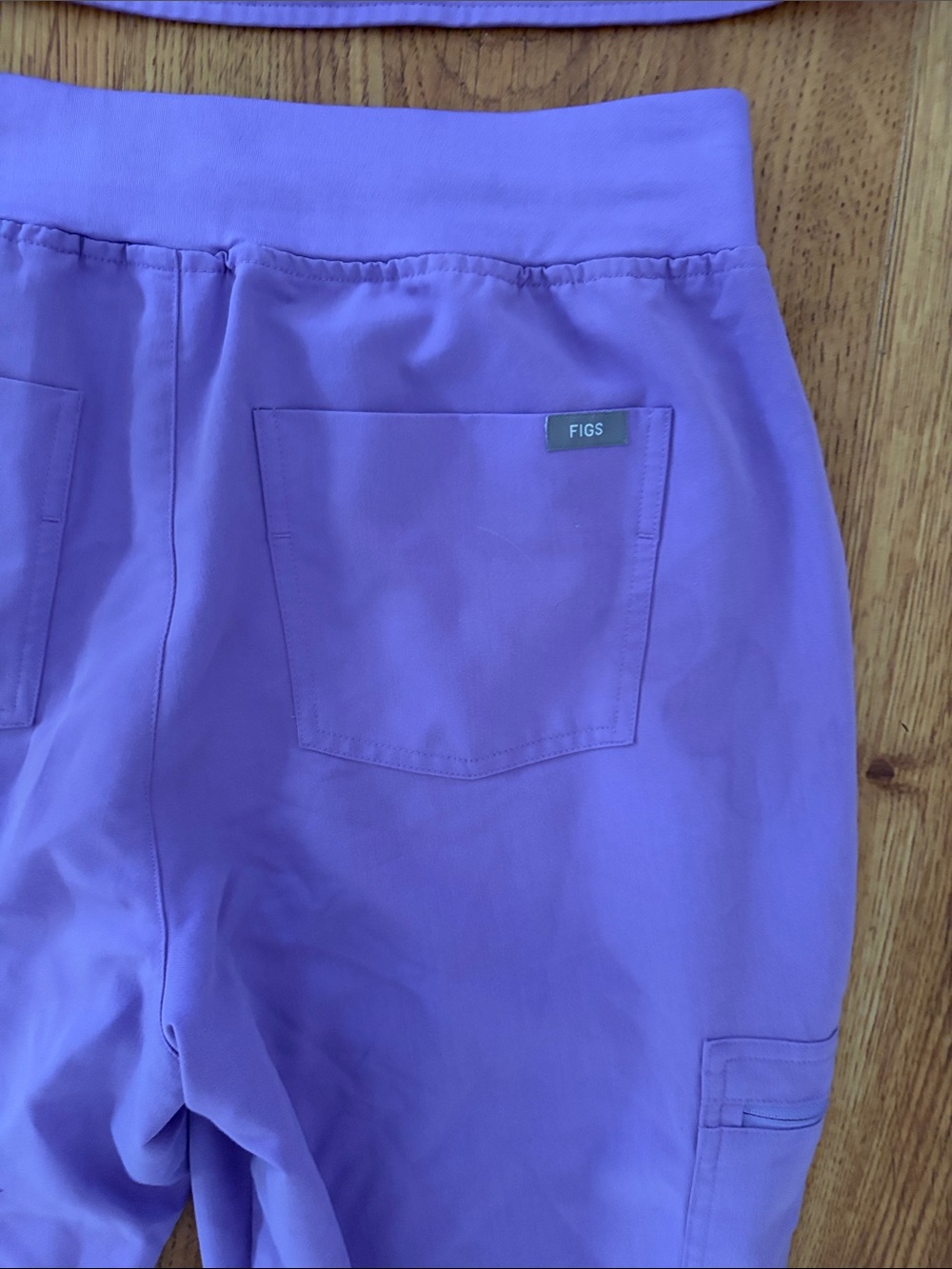 Figs Technical Collection Women's Lavender Jogger Top & Pants - Size L - Picture 11 of 14